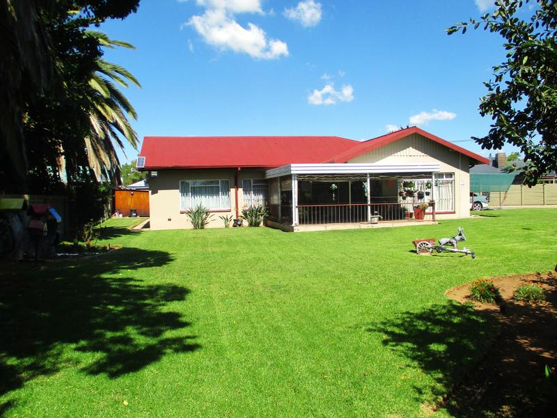 4 Bedroom Property for Sale in Hospitaalpark Free State